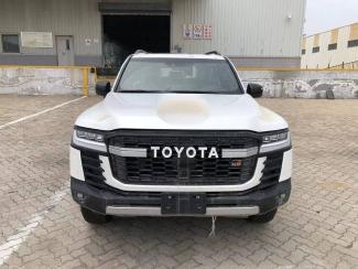 2023款 丰田酷路泽3300 3.3t gr-sport 国六排放 全国上牌 支持全国分期购车咨询电话15922271117