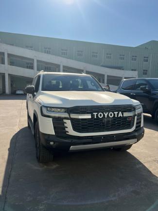 2023款 丰田酷路泽3300 3.3t gr-sport 联系电话：18502246222，支持视频验车、全国分期，国六排放可全国落牌