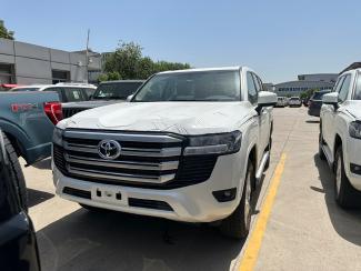 2023款 丰田酷路泽4000 4.0l gx-r 四气 18轮 联系电话：18502246222，支持视频验车、全国分期，国六排放可全国落牌
