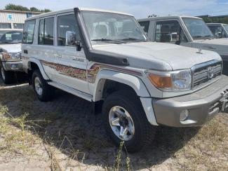 2023款 丰田酷路泽lc76 4.0l lc76 汽油 丝绒 铝轮 绞盘 涉水 联系电话：18502246222，支持视频验车、全国分期，国六排放可全国落牌