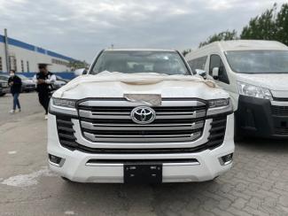 2022款 丰田酷路泽3500 3.5t vx-r 单差 减配 抬显 后娱 无雷测 联系电话：18502246222，支持视频验车、全国分期，国六排放可全国落牌