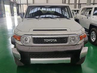 2023款 丰田fj酷路泽 4.0l gx-r 两气 蠕行 大屏 联系电话：18502246222，支持视频验车、全国分期，国六排放可全国落牌
