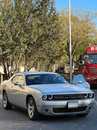 2023款 道奇挑战者 3.6l 两驱 sxt 联系电话：18502246222，支持视频验车、全国分期，国六排放可全国落牌