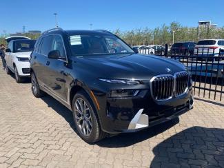 2023款 宝马x7 xdrive40i 行政包 气候舒适包 联系电话：18502246222，支持视频验车、全国分期，国六排放可全国落牌